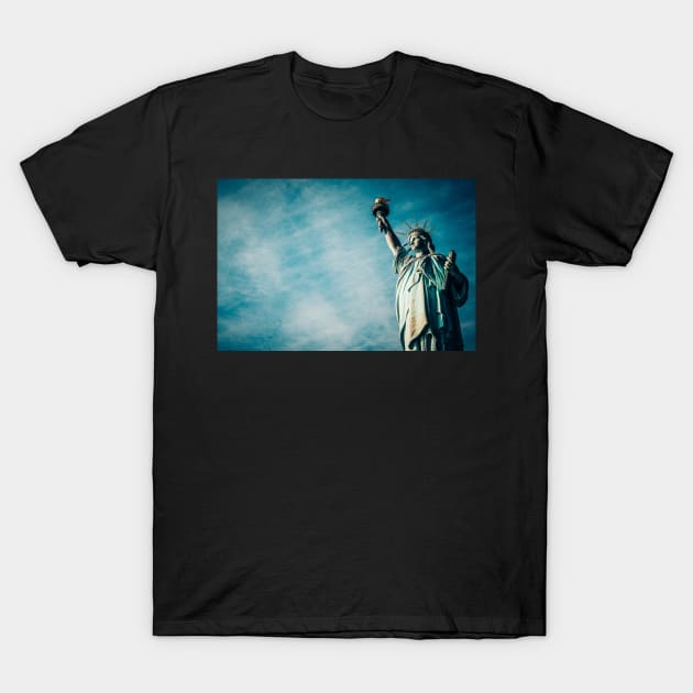 Statue of Liberty T-Shirt by kawaii_shop